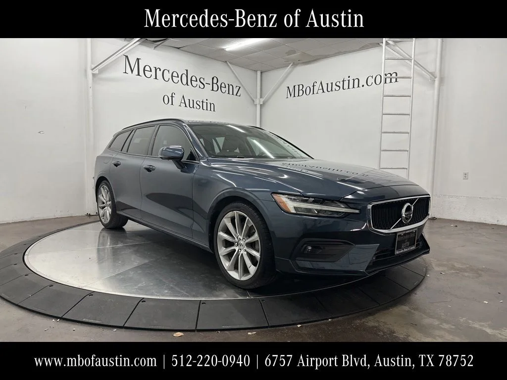 2020 Volvo V60 T5 Momentum's photo