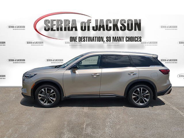 Used 2025 Warm Titanium INFINITI LUXE image 6