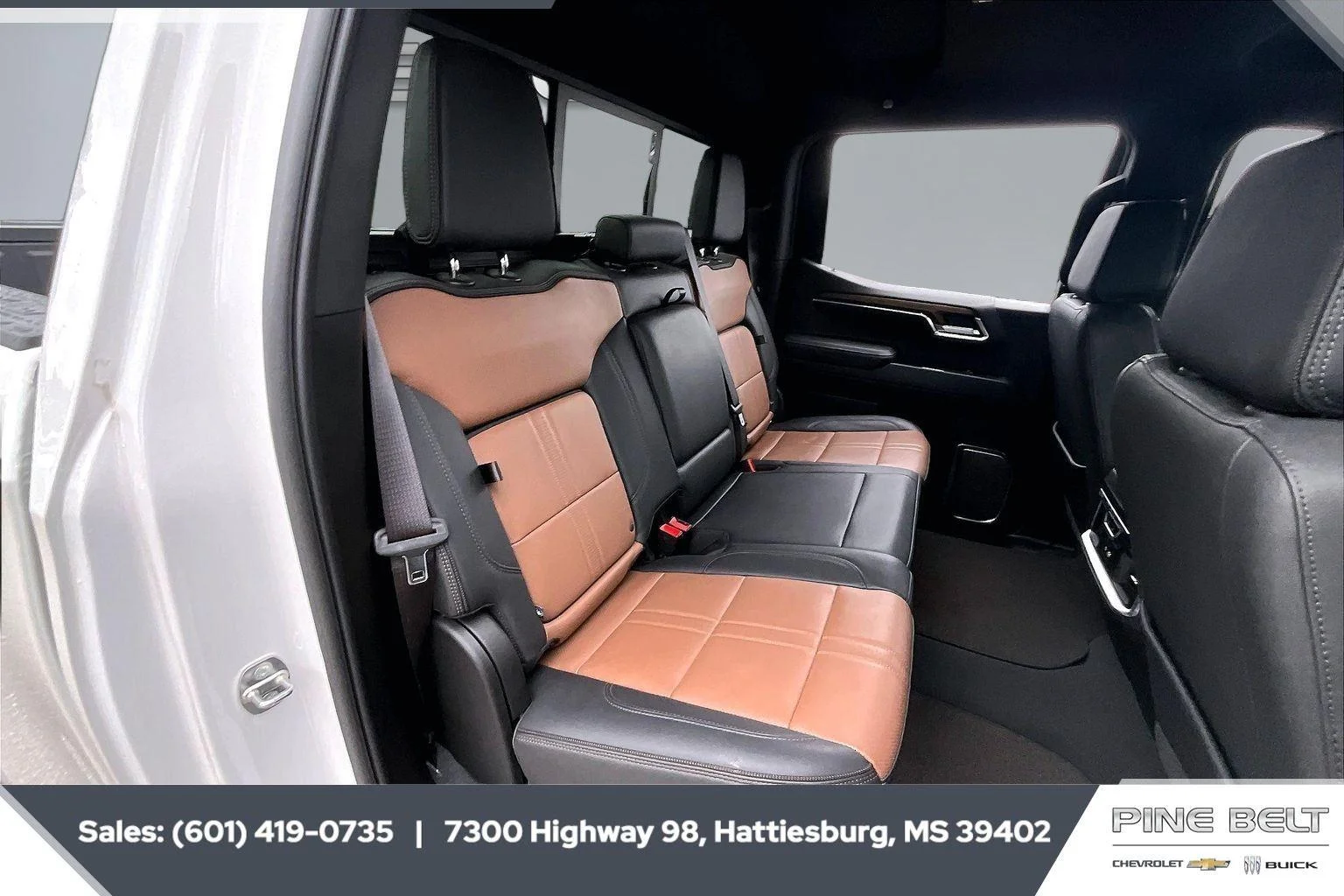 Used 2024 Iridescent Pearl Tricoat Chevrolet High Country image 21