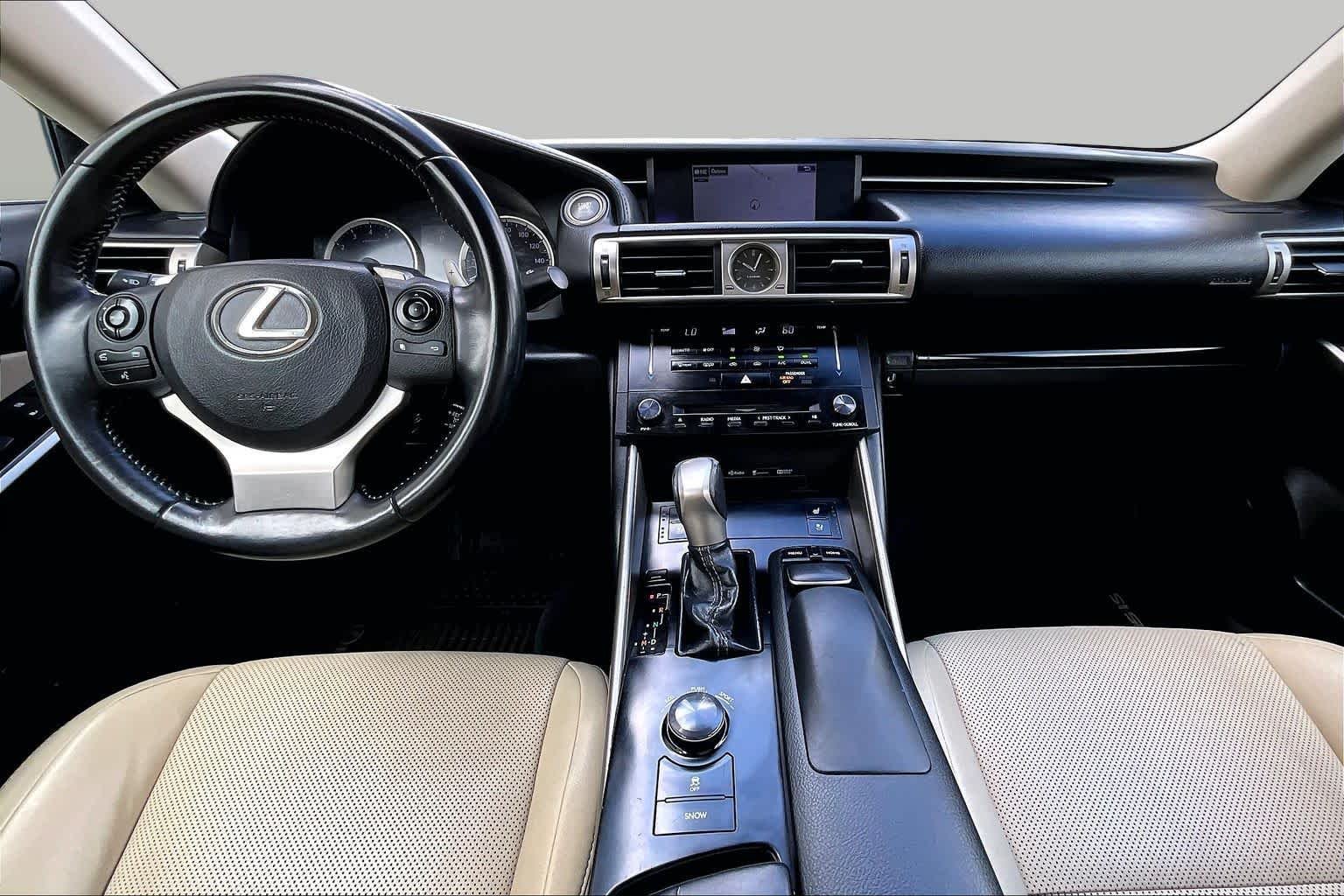 Used 2014 Starfire Pearl Lexus  image 16