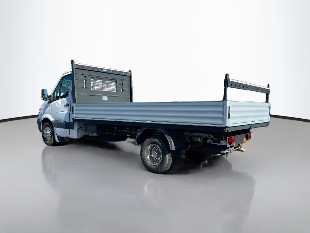 Used 2015 White Freightliner 14 Foot Flat Bed image 3