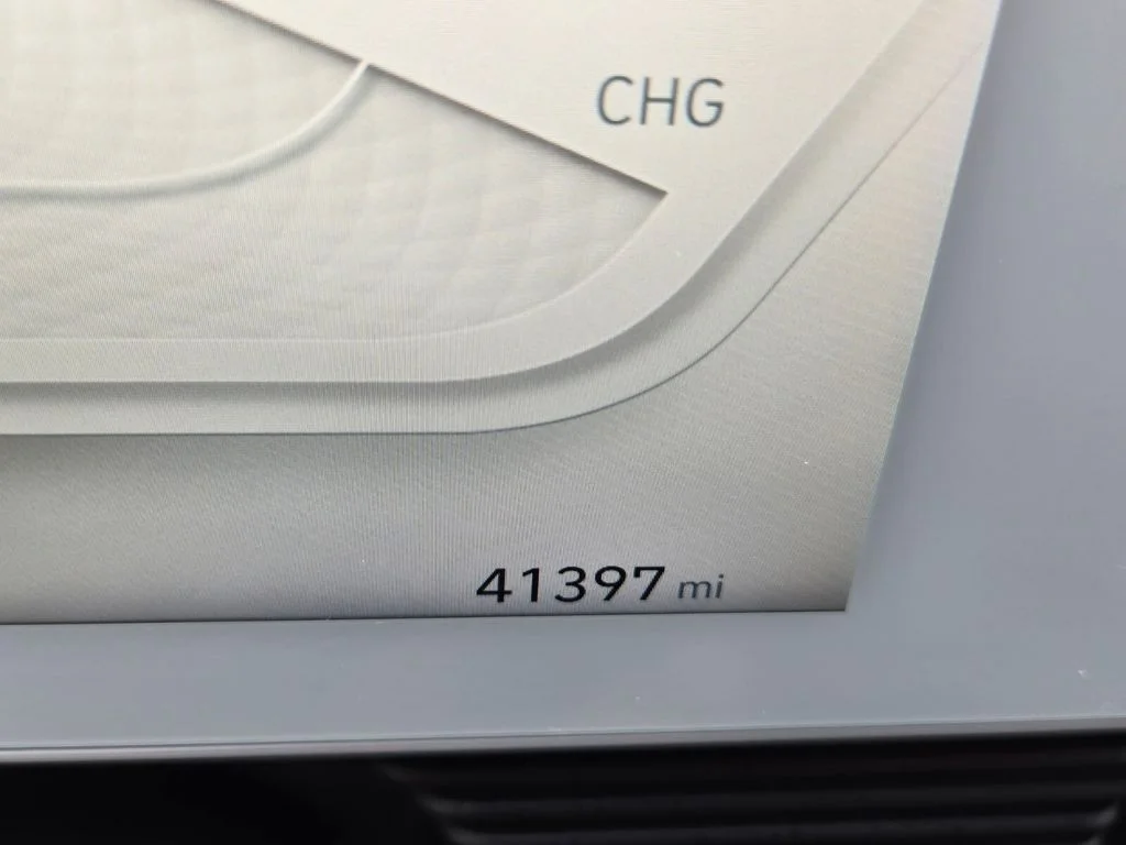 Used 2023 White Hyundai Limited image 23