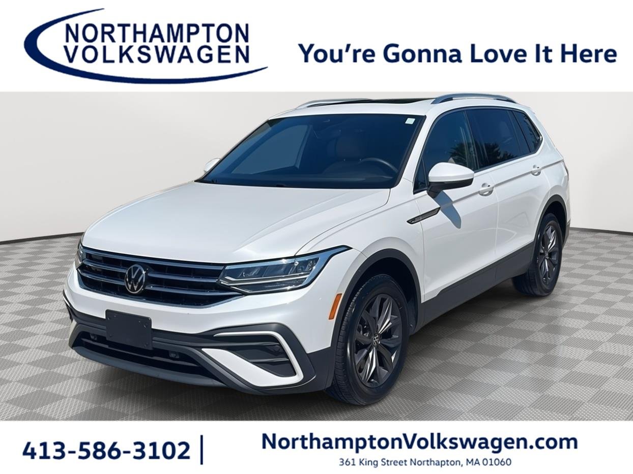 Used 2023 Opal White Pearl Volkswagen SE image 1