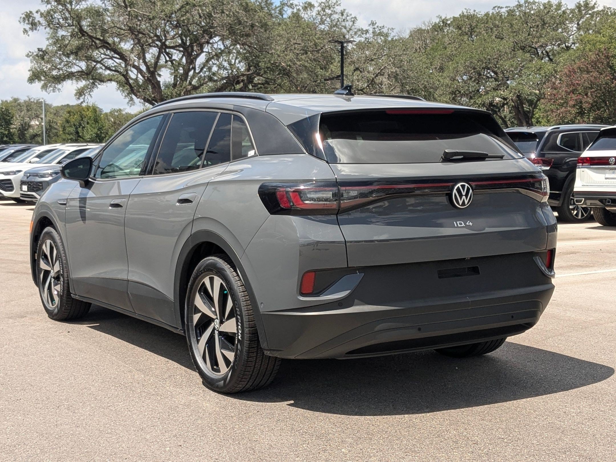 New 2026 Pure Gray Metallic Volkswagen Pro image 3