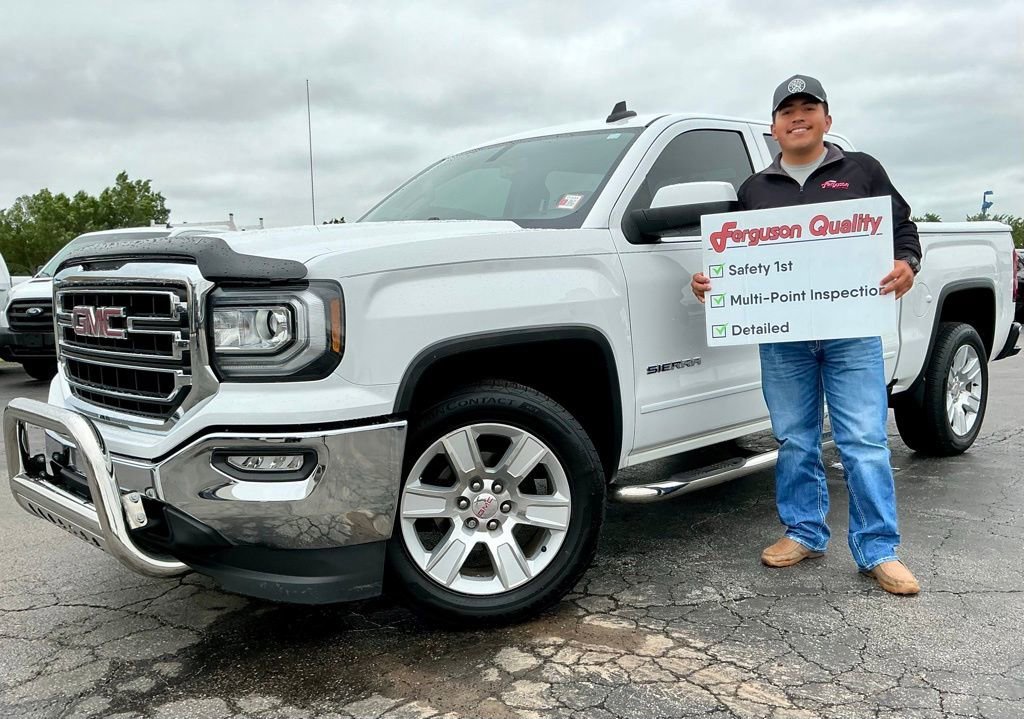 2017 GMC Sierra 2WD Crew Cab Short Box SLE's photo