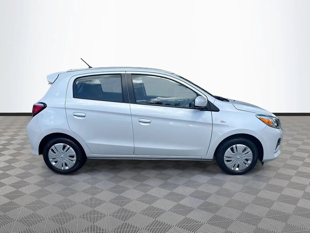 Used 2024  Mitsubishi ES image 5