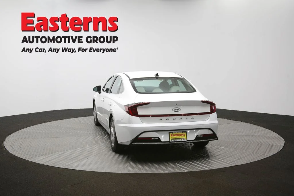 Used 2022 White Hyundai SE image 62