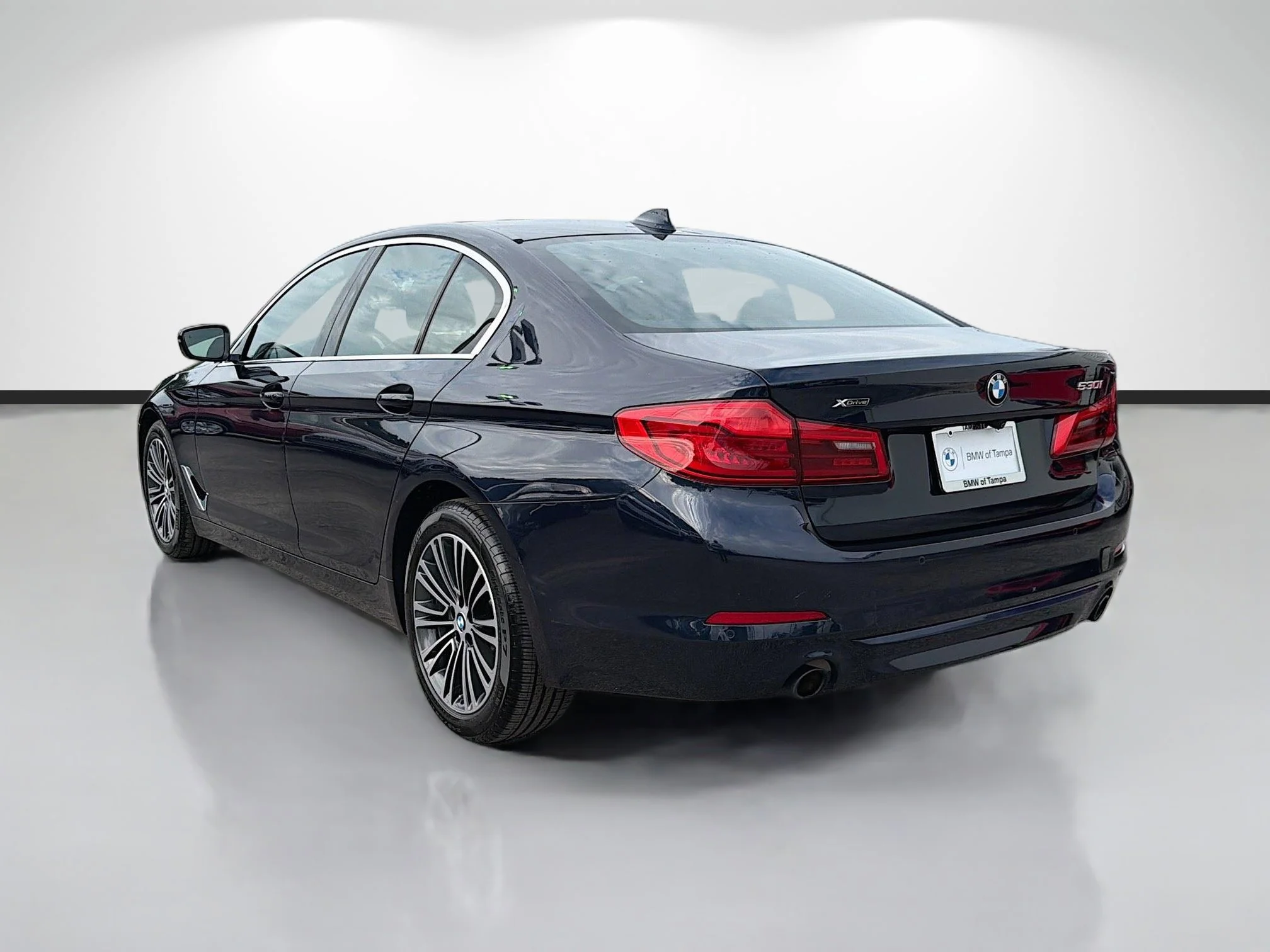 Used 2020 Imperial Blue Metallic BMW 530i xDrive image 5