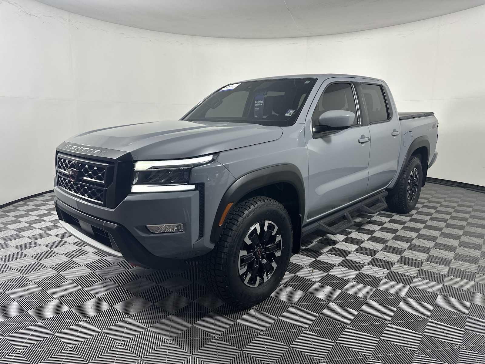 Used 2024 Boulder Gray Pearl Nissan PRO-4X image 5