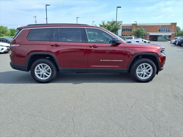 New 2026 Velvet Red Pearl-Coat Exterior Paint Jeep Laredo X image 10
