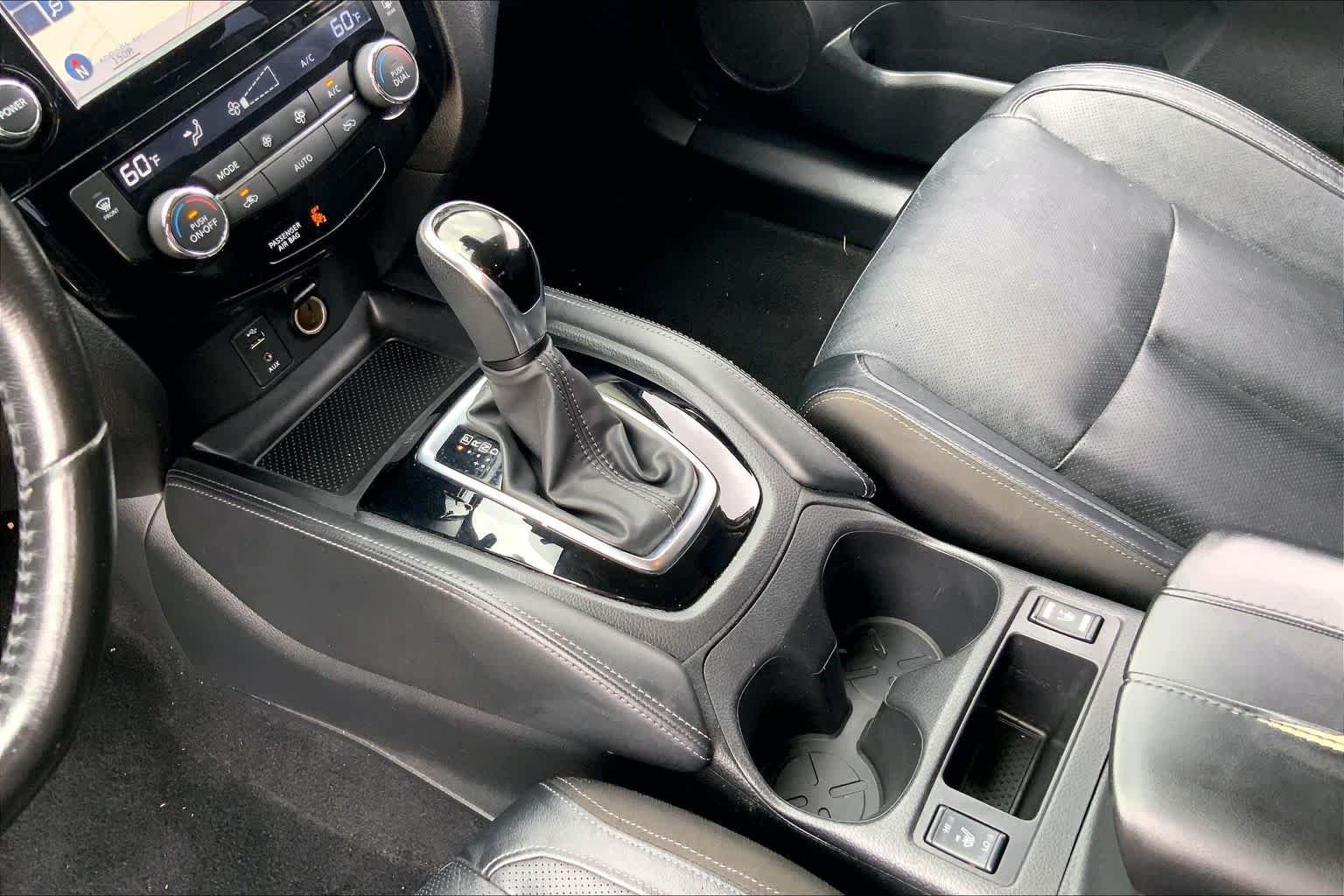 Used 2018 Gun Metallic Nissan SL image 17