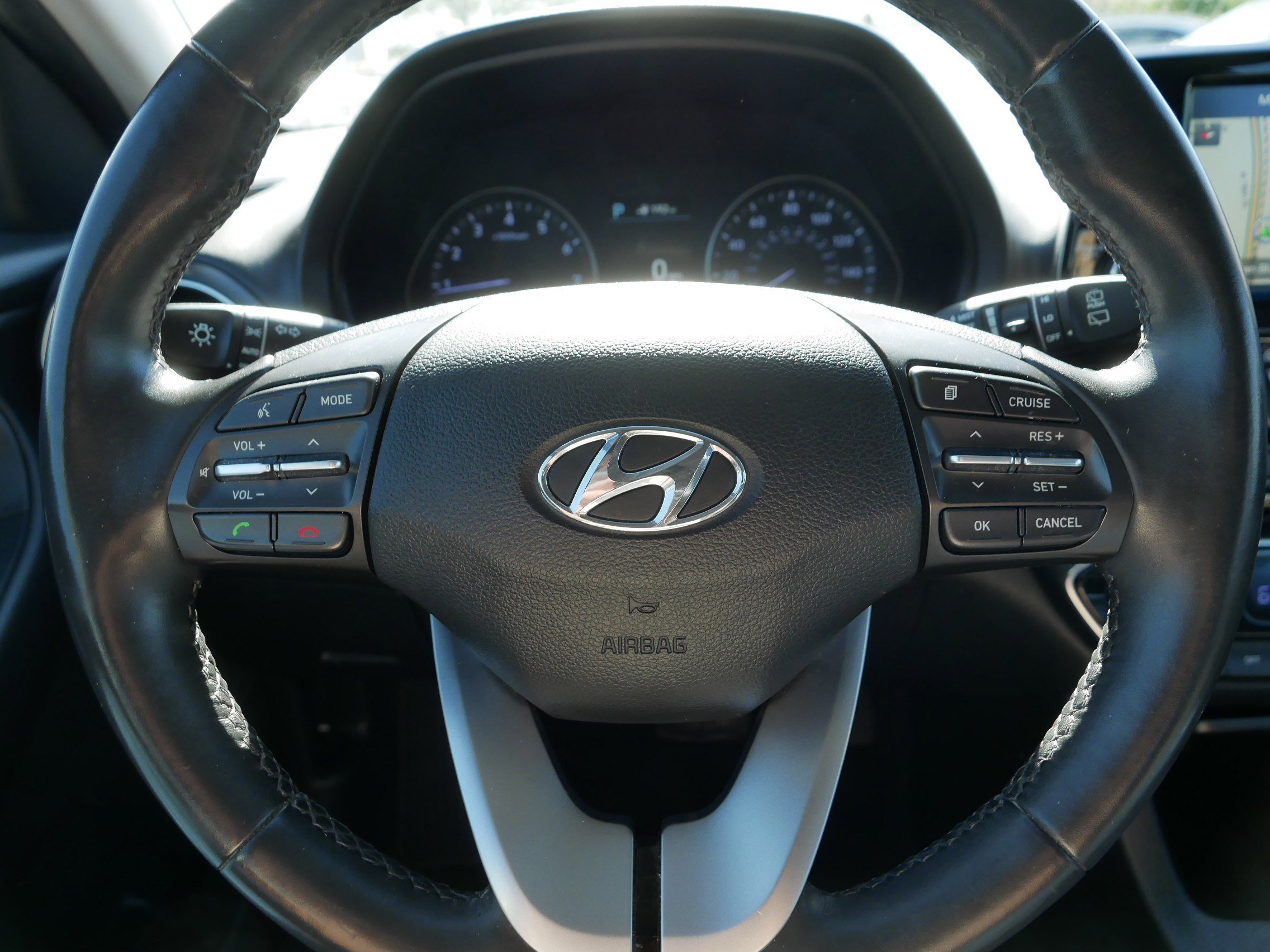 Used 2018 Ceramic White Hyundai  image 25