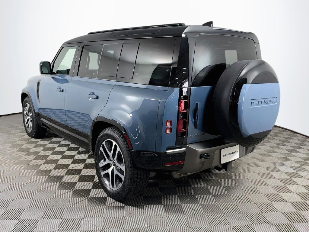 Certified Used 2025 Tasman Blue Metallic Land Rover X-Dynamic SE image 7
