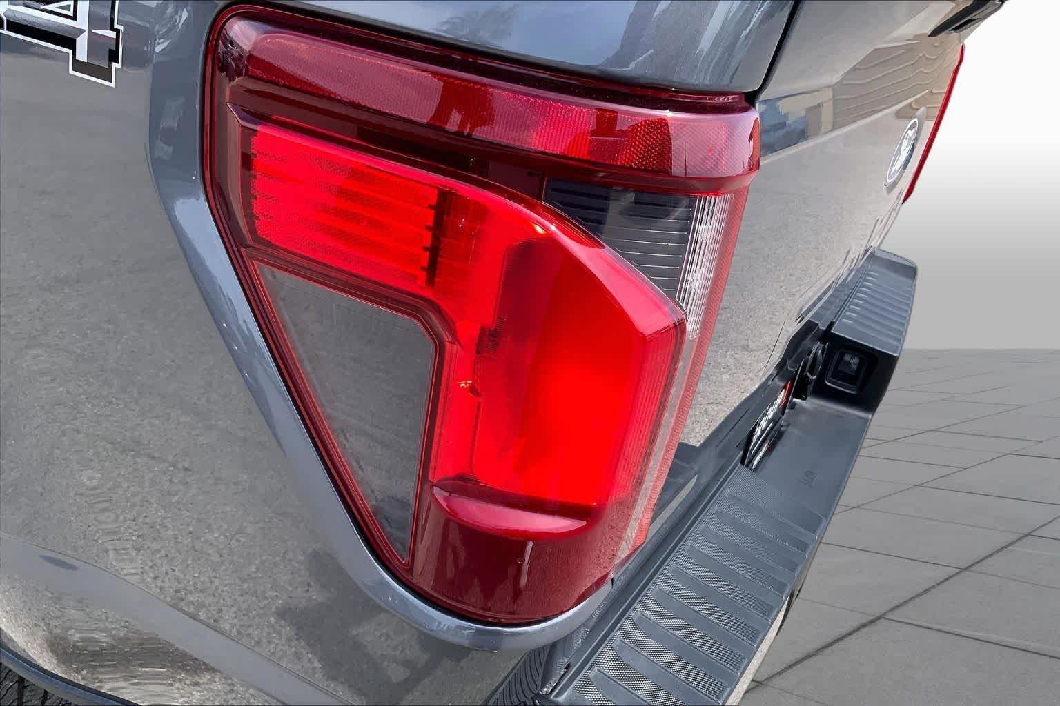 Used 2025 Carbonized Gray Metallic Ford XLT image 28
