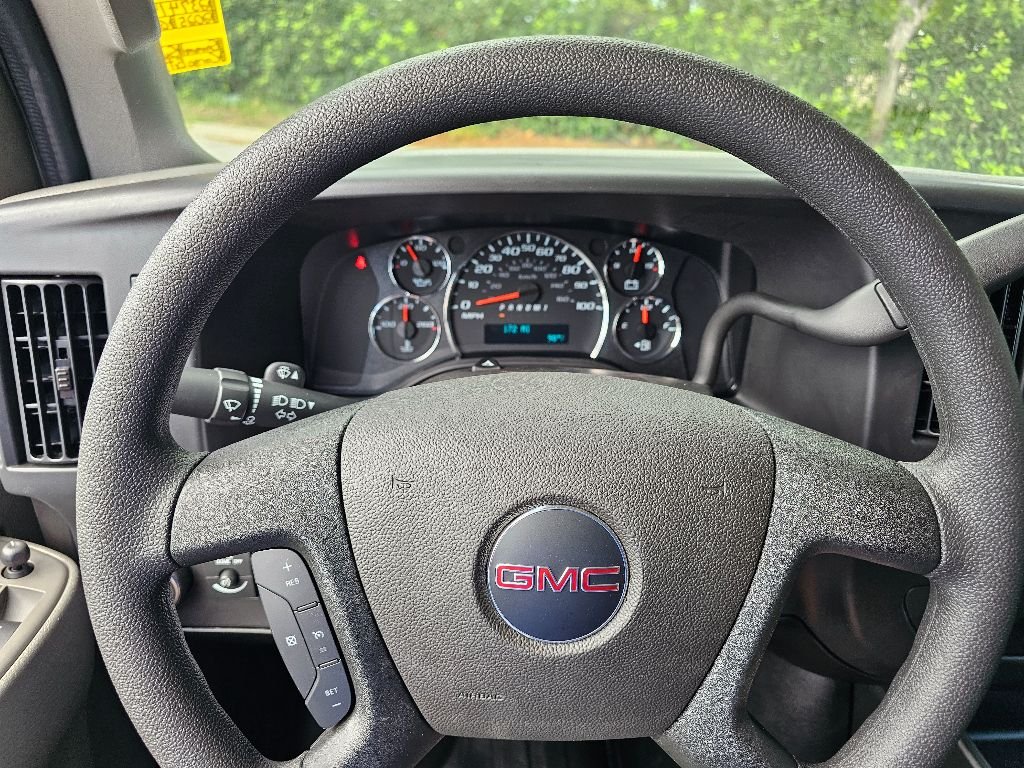2025 GMC Savana Cargo Work Van - Photo 30