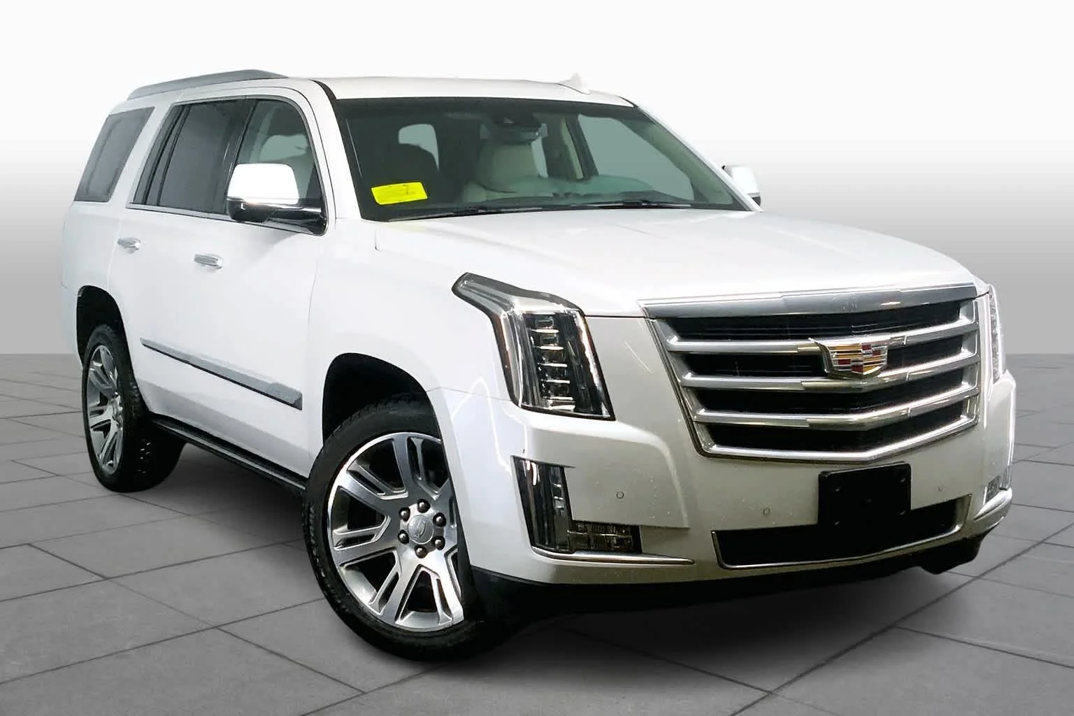 Used 2016 Crystal White Tricoat Cadillac Premium Collection image 3