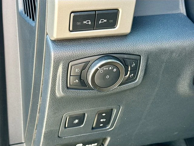 Used 2022 Blue Ford Lariat image 10