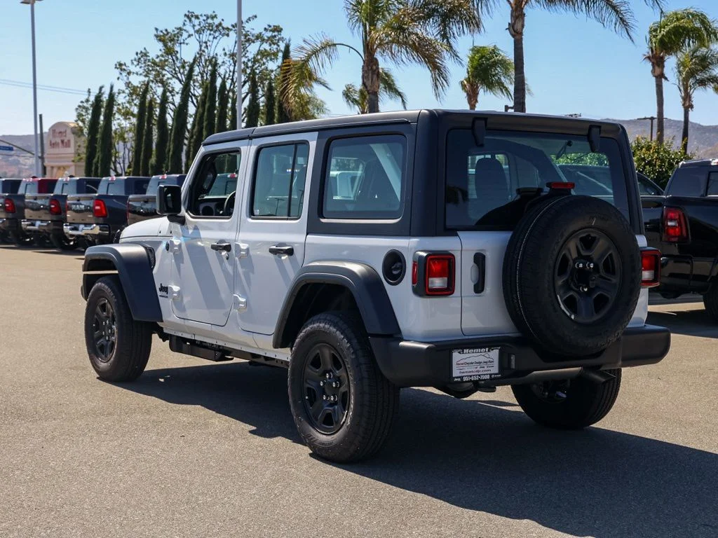 New 2026 Bright White Clear-Coat Exterior Paint Jeep Sport image 5