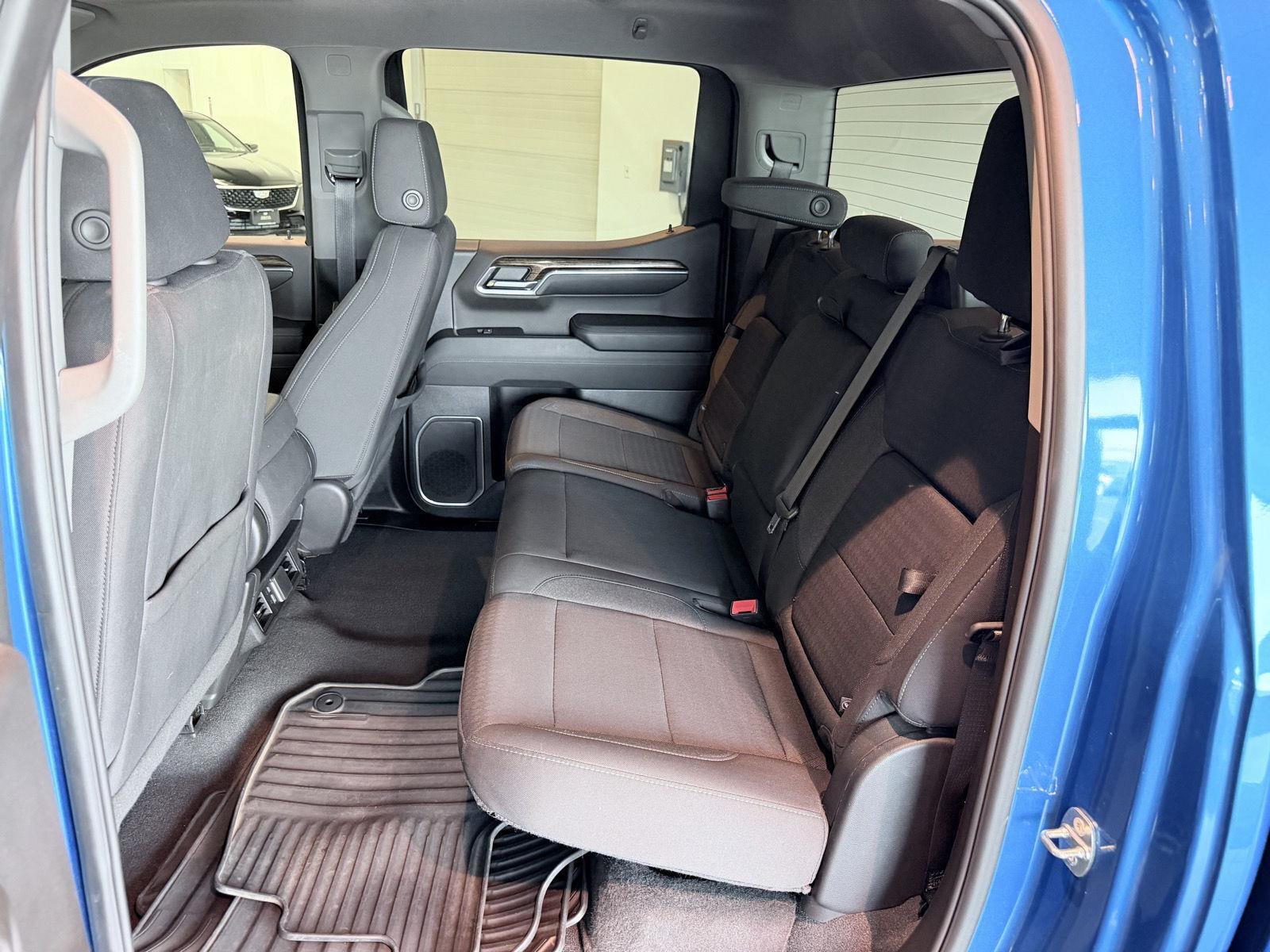Used 2024 Dynamic Blue Metallic GMC Elevation image 23