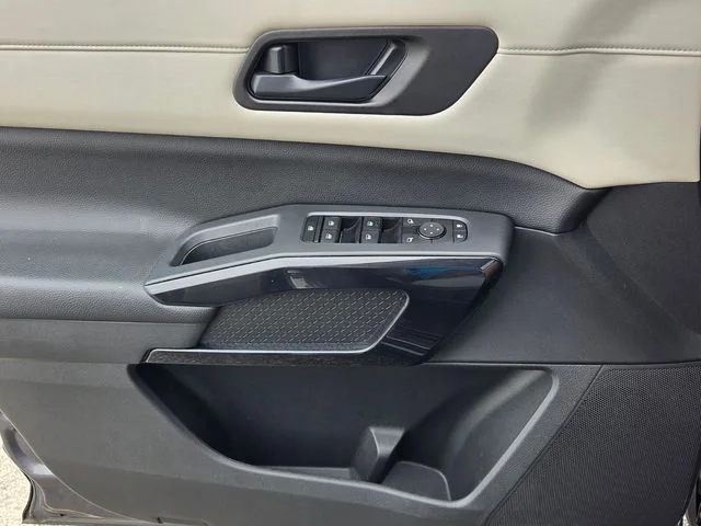 Used 2024 Gray Nissan SV image 28
