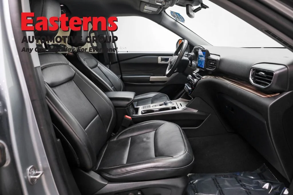 Used 2024 Silver Ford Limited image 24