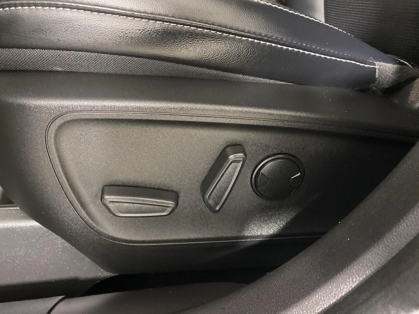 Used 2023 Vapor Blue Ford Platinum image 14