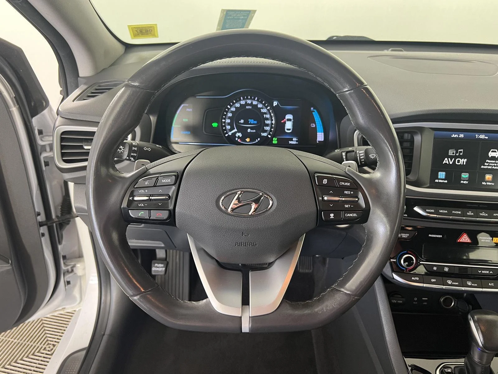 Used 2019 Ceramic White Hyundai Limited image 11