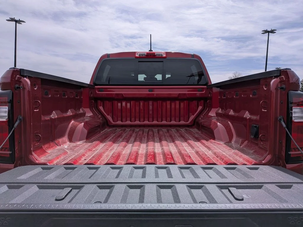 2026 GMC Canyon AT4 - Photo 6