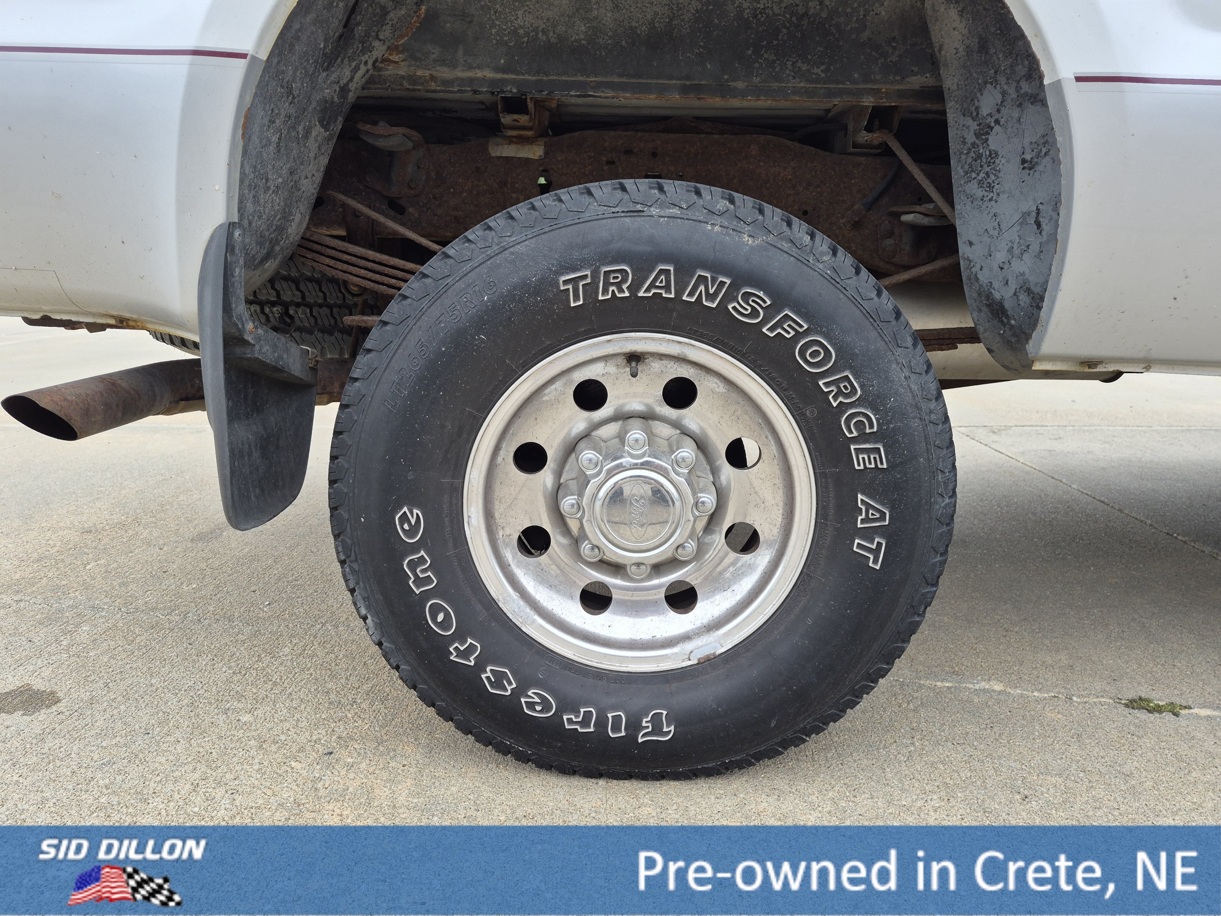 Used 1999 Off White Ford XL image 6