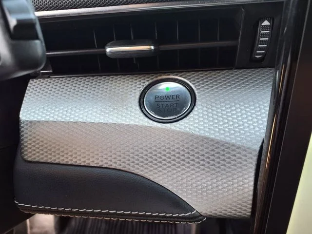 Used 2022 Gray Ford Select image 12