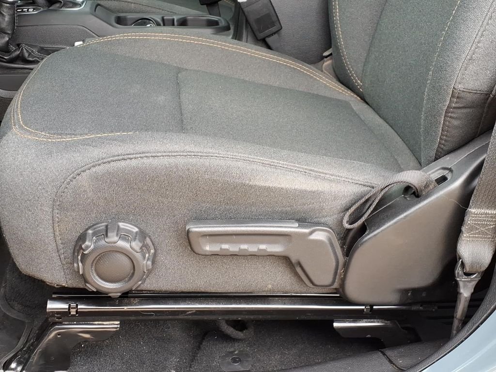 Used 2024 Anvil Clearcoat Jeep Sport image 23