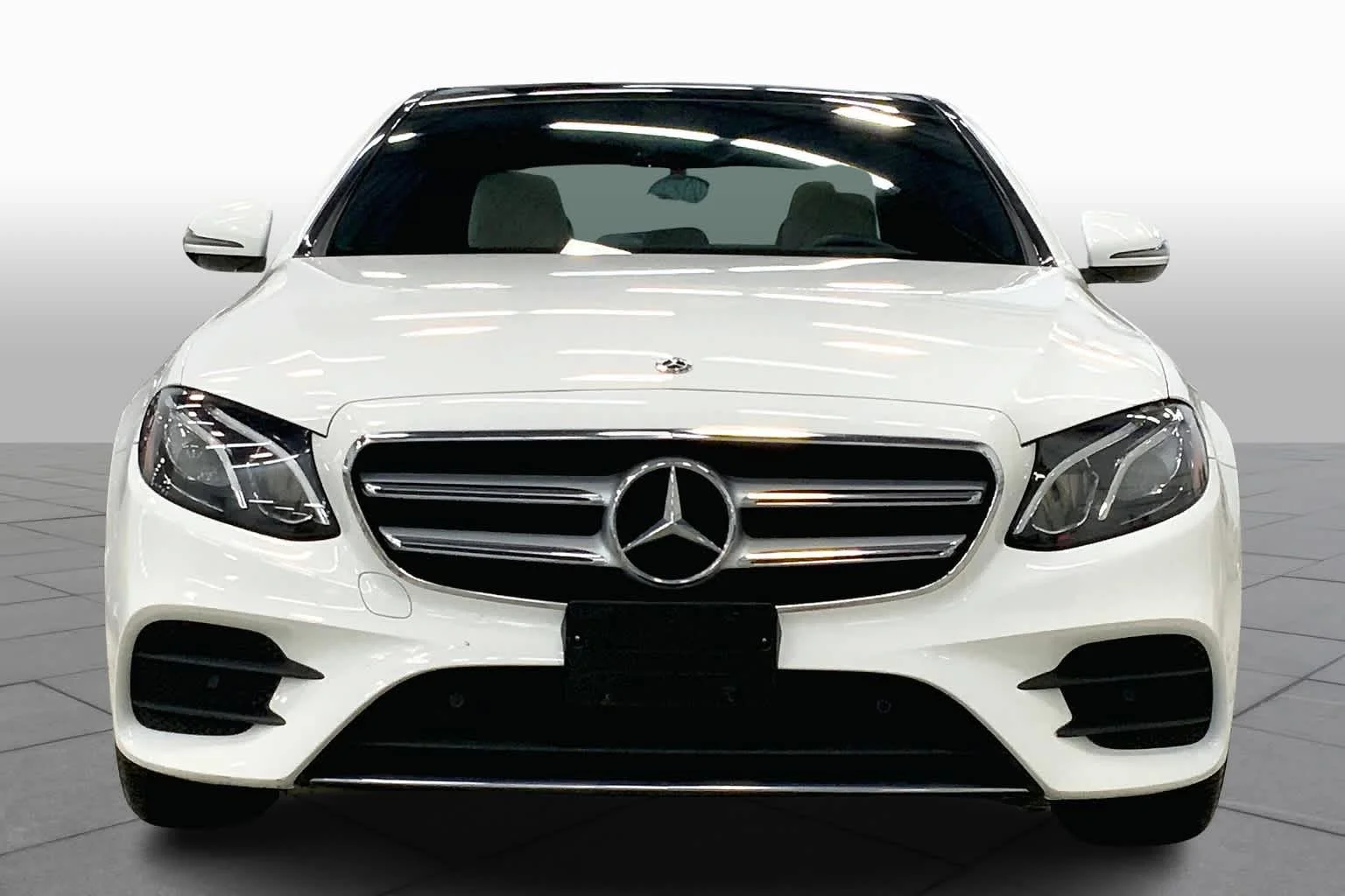 Used 2018 Polar White Mercedes-Benz E 300 image 3