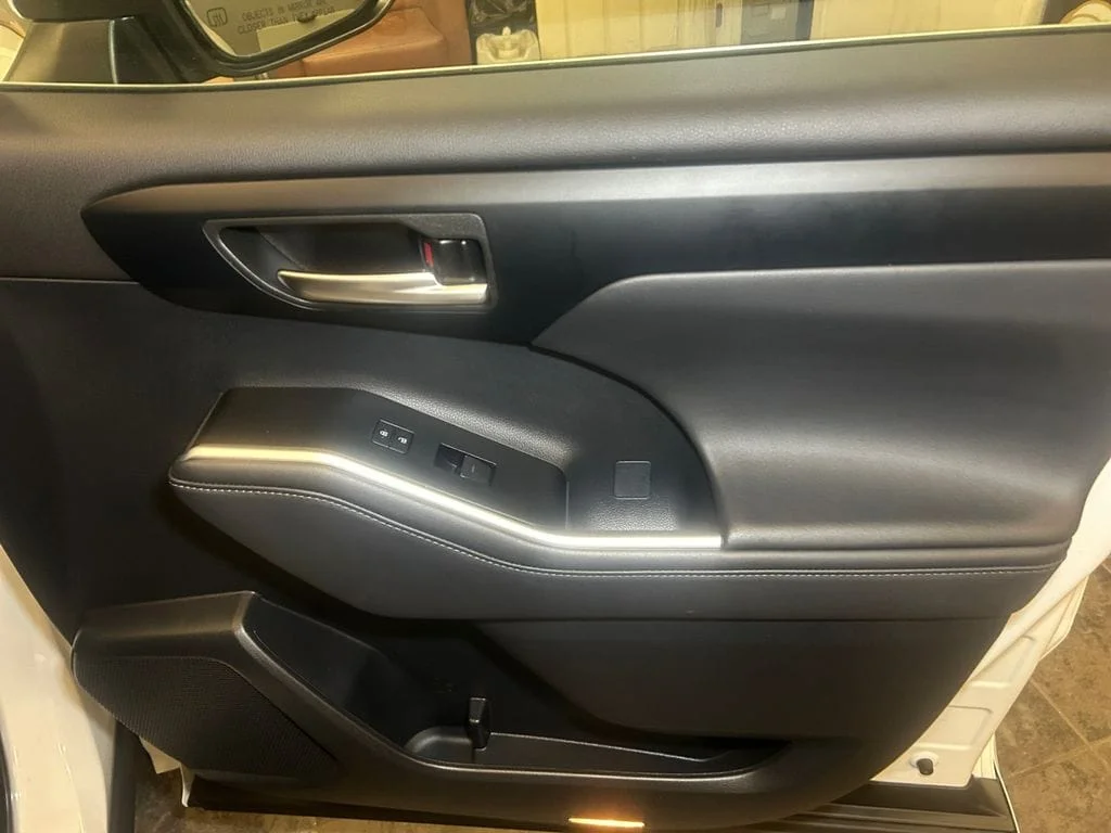 Used 2026 Pearl Toyota XLE image 19