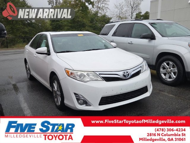 Used 2012 White Toyota XLE image 1