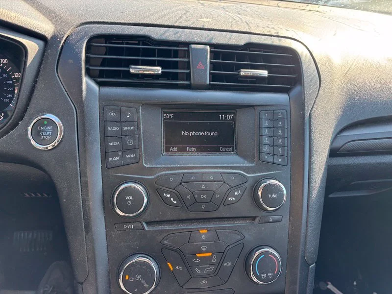 Used 2018 Silver Ford SE image 10