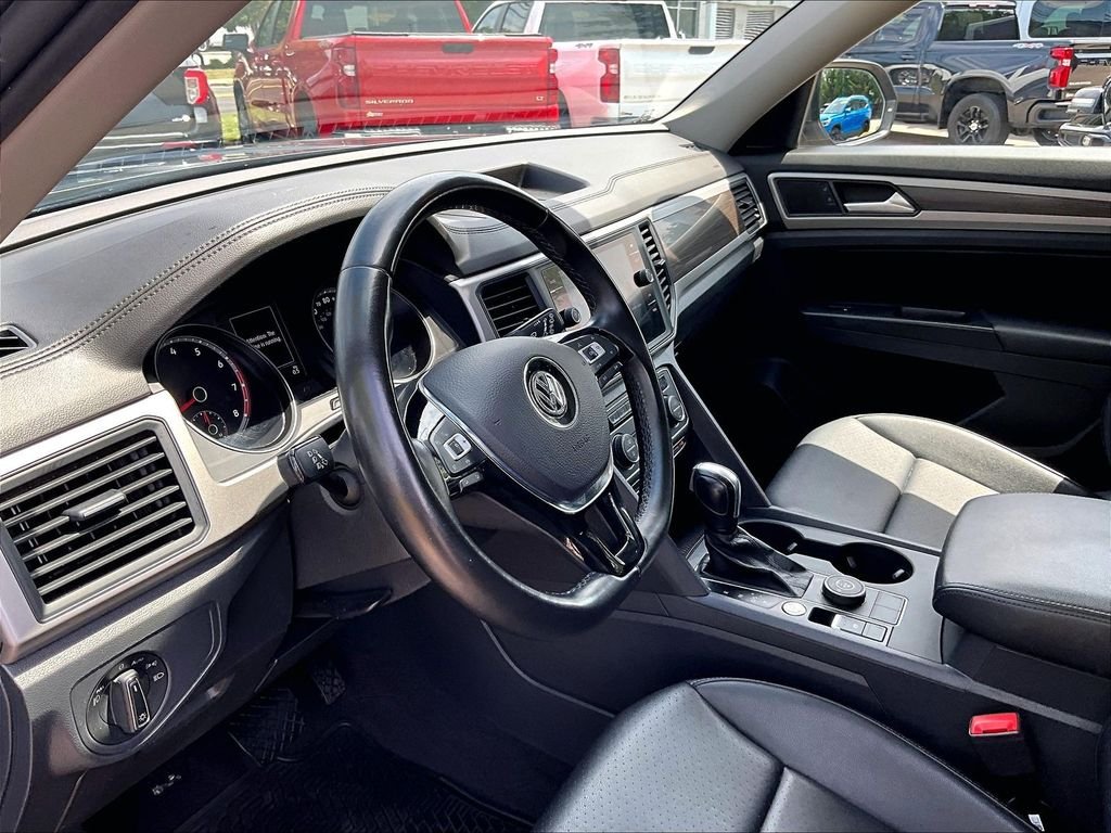 Used 2020 Gray Volkswagen 3.6L V6 SE image 8