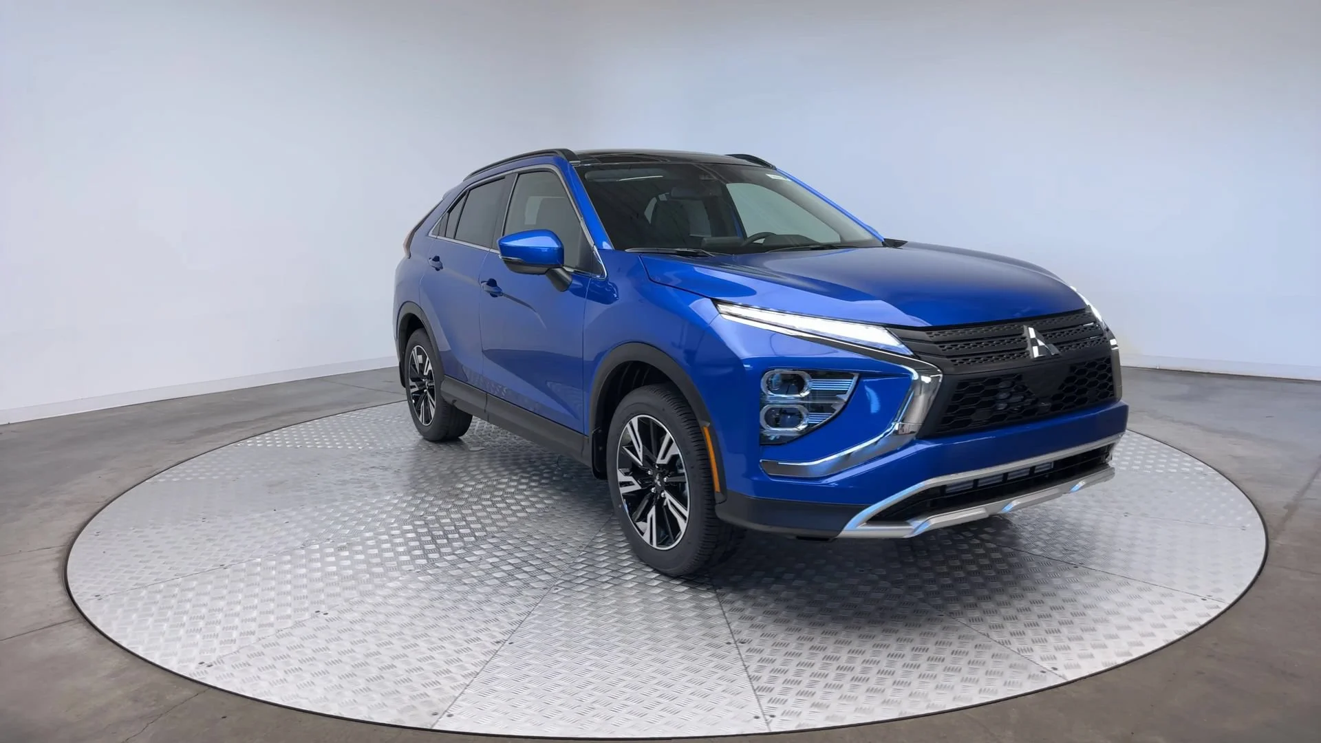 New 2026 Lightning Blue Metallic Mitsubishi SE 1.5T S-AWC image 2
