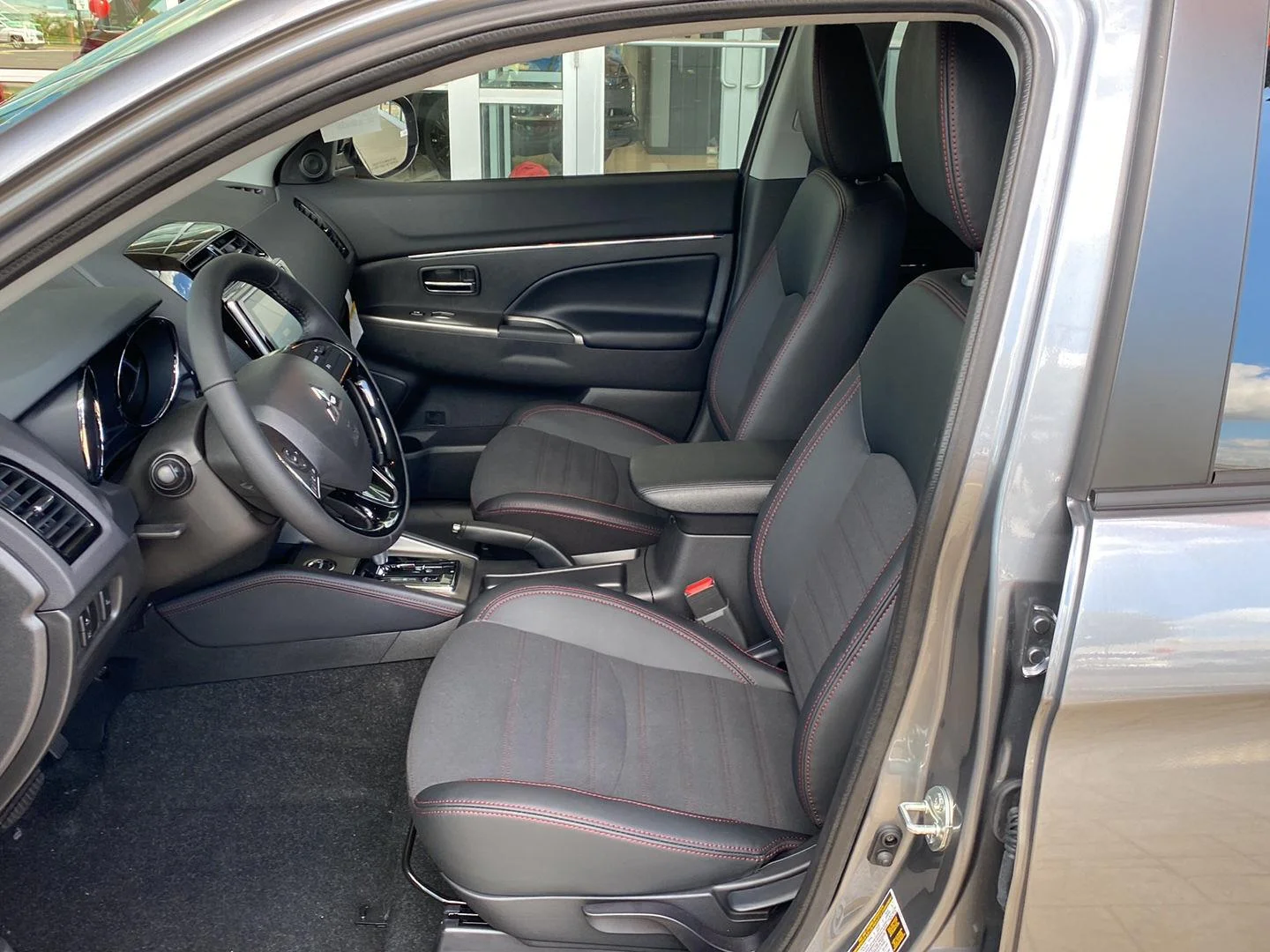 New 2027 Mercury Gray Metallic Mitsubishi 2.0 SE AWC image 14