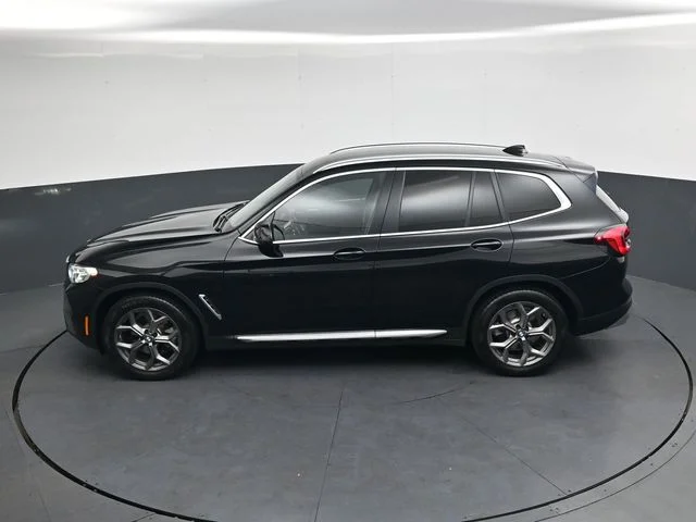 Used 2022 Black BMW xDrive30i image 27