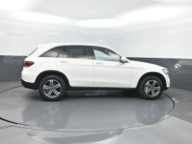 Used 2022 White Mercedes-Benz GLC 300 image 33