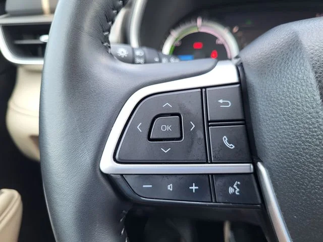 Used 2024 Silver Toyota XLE image 22