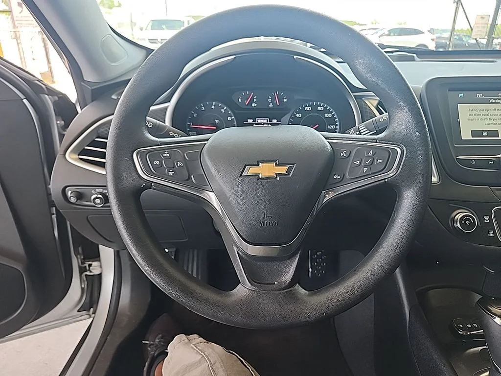Used 2017 Silver Chevrolet LS image 9