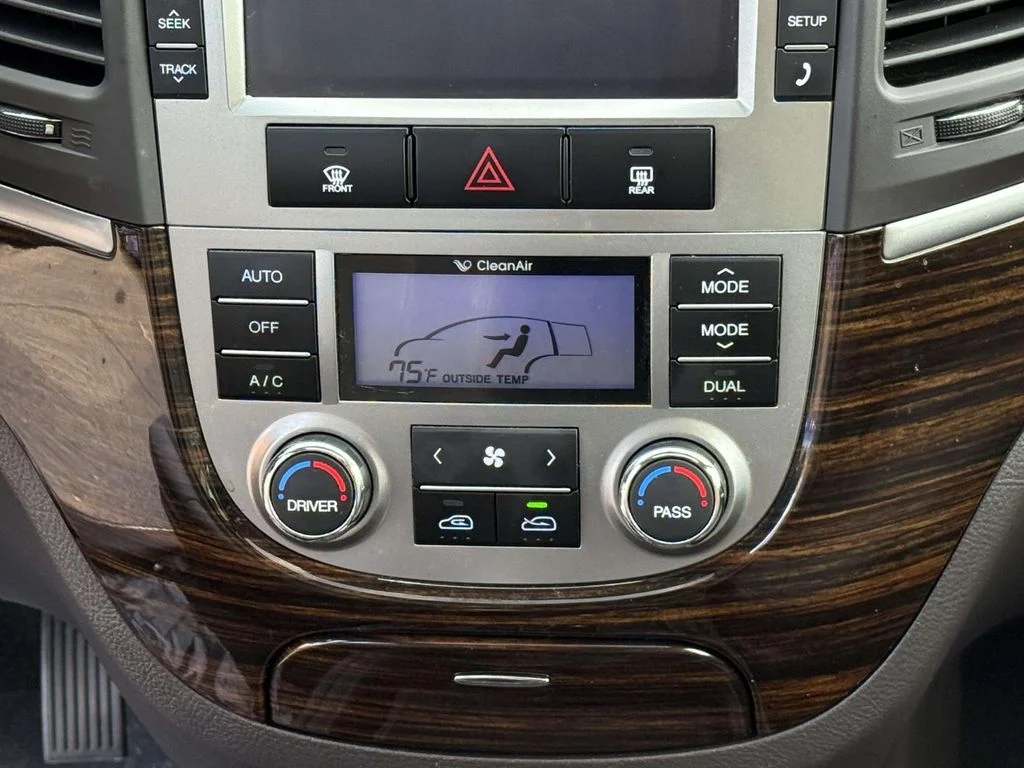 Used 2011 Gray Hyundai Limited image 21