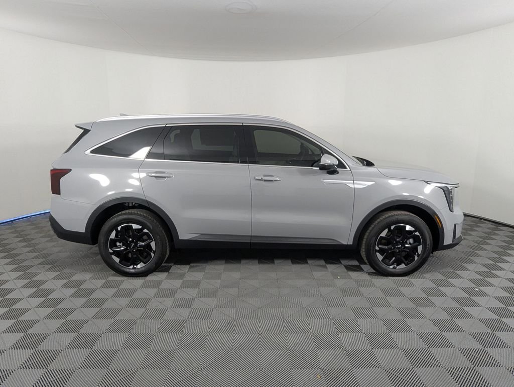 New 2026 Wolf Gray Kia S image 8