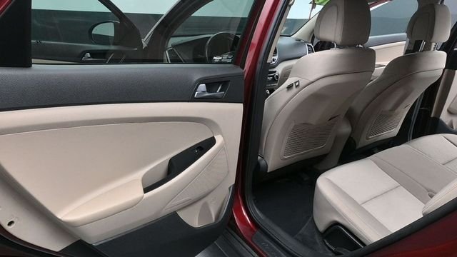 Used 2016 Red Hyundai Sport image 23
