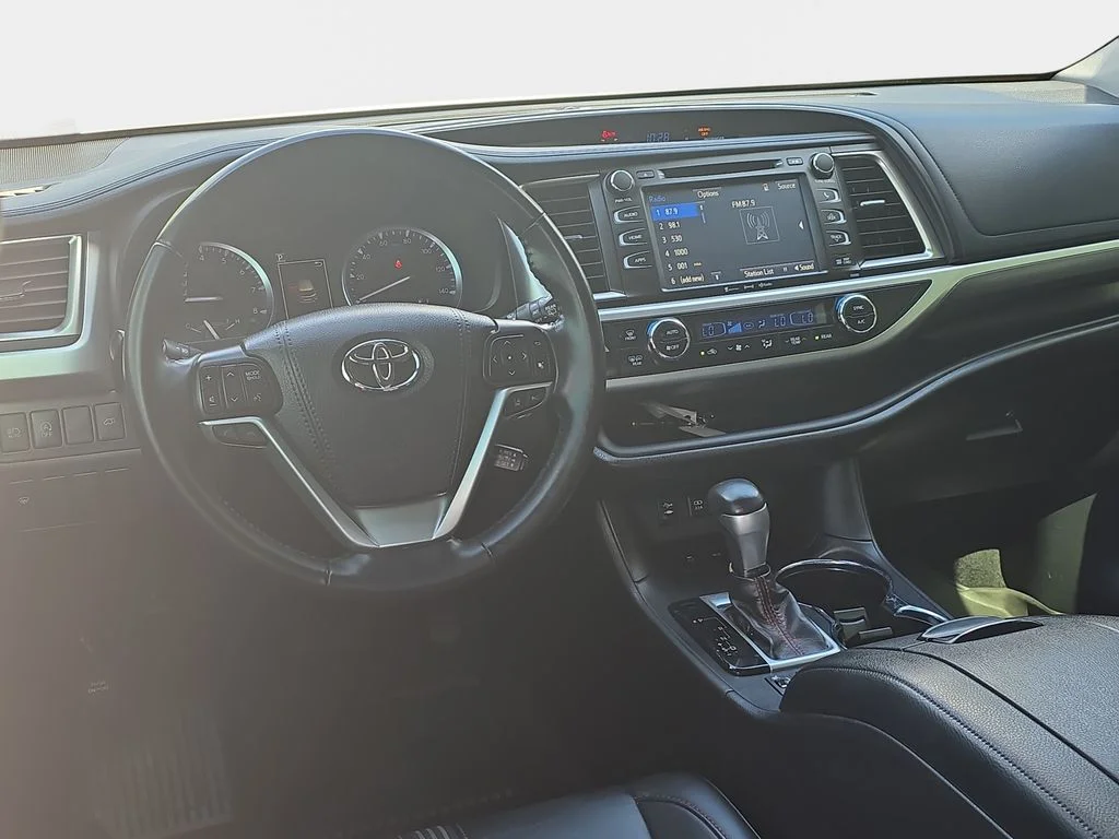 Used 2019 White Toyota SE image 20