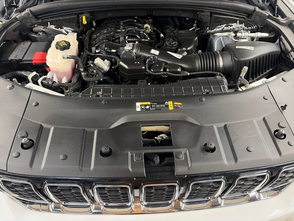 Certified Used 2023 White/off-white Jeep Limited image 4