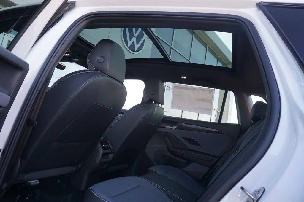 New 2026 White/off-white Volkswagen 2.0T SE R-Line Black image 26