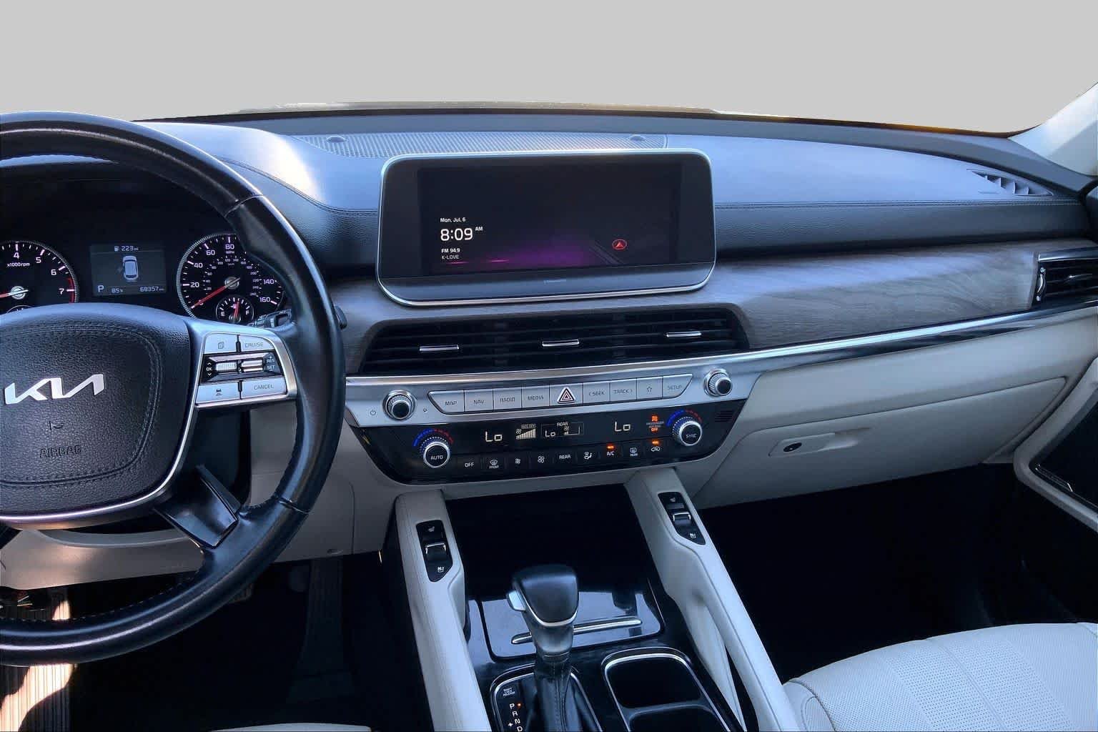 Used 2022 Gravity Grey Kia EX image 7