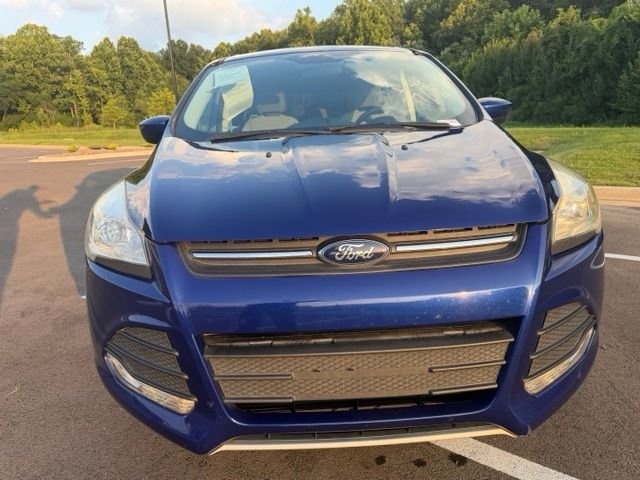 Used 2016 Blue Ford SE image 4